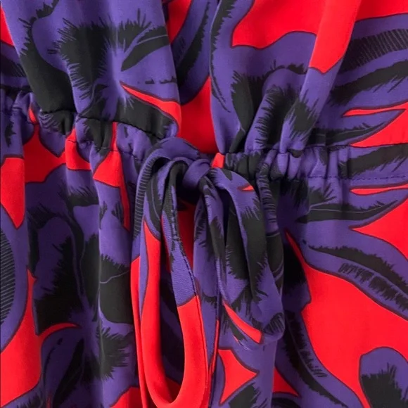 Diane Von Furstenberg Red and Purple Floral Silk Dress. Size 0. Fits s or xs - Picture 8 of 9